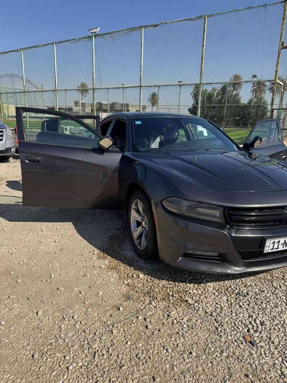 جارجر 2015 مكفوله. عدا بارد قليل موصفات ال sxt العاديه. رقم بغداد السعر. 185 ورقه مع مجال قليل 
***********
