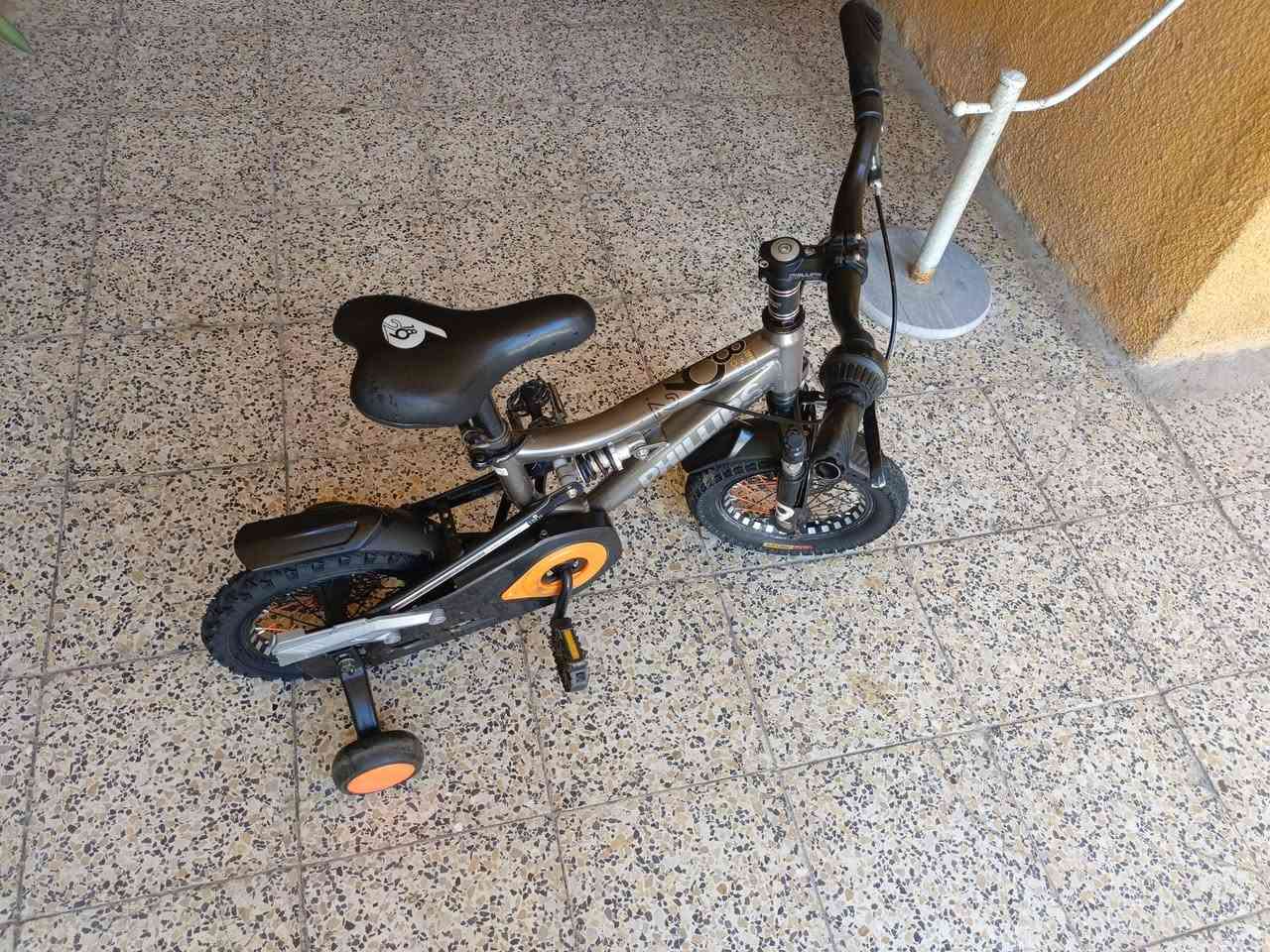 ***********
بايسكل نضيف جدا للبيع

