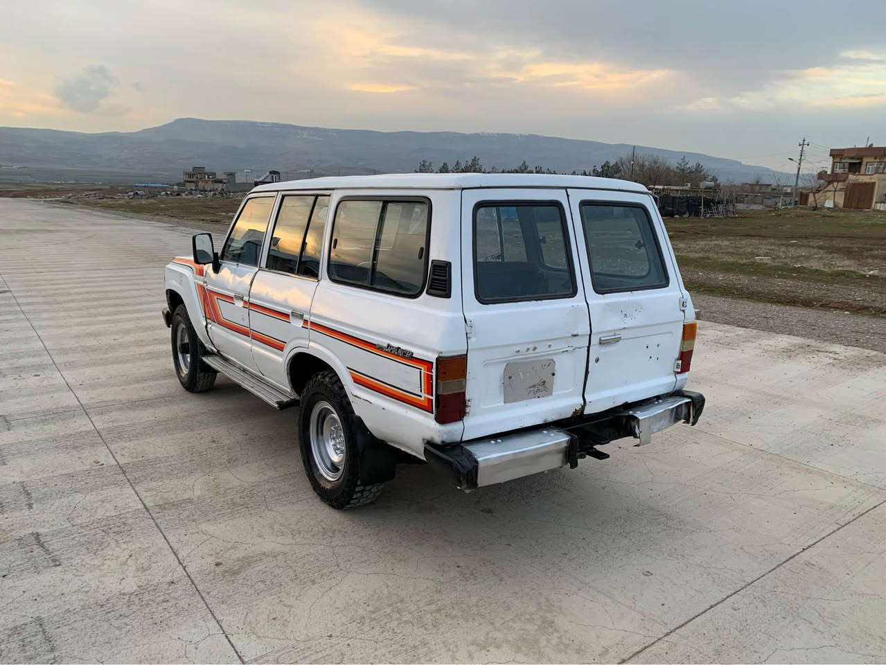 16گەڵاتویتالاندکرۆزەرمۆدیل82مەکینە 2ئیڤ 5گیر پیشدیسک جکنیت مەکینەوگیروئەکسل بەشەرت دەبڵ ئەکسل قورسو سوکی ئیشدەکات دەعمو وەرکەڕاوی نیە   تەقەورەقەی بەشەرت کارەبای زۆرمەزبوتە سعری 16گەڵا ژم ***********  ***********شوین پیرەمەگرون السليمانية, العراق
