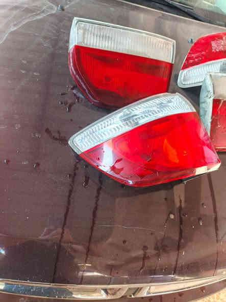 السلام عليكم 
من رخصه الادمن 
للبيع بك لايتات دورنكو 13 /// اثنين جدد واثنين بيهن كسور  وملزكات  /// الجدد واحد الثابت بالجاملغ الأيسر والثاني المتحرك الأيمن اليصعد ويه الصندوك  للاستفسار ***********   السعر كلهن شلع قلع 150 ألف قفل قفل
