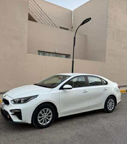 ( كيا سيراتو / خليجي / موديل 2020)
( الدولية العراقية )
مكفولة كفالة عامة من دعامة الخليفة الى دعامية الامامية بدون صبغ  بدون تبديل بدون فقط بارد بسيط  كلشي كفالة عامة من ( كير AT / وميكنة / وتبريد/ وصدر)
رقم بغداد الجديد بااسمي تحويل ثاني يوم سنوية وهزه وفحص وارقام كله جديد مكينة ( 1600) دوش برغي ممفتوح بيه
( ماشية 63  الف كيلو متر فقط )
_
_شاشه كار بلي 
داخل اسود 
*********** السعر 165
