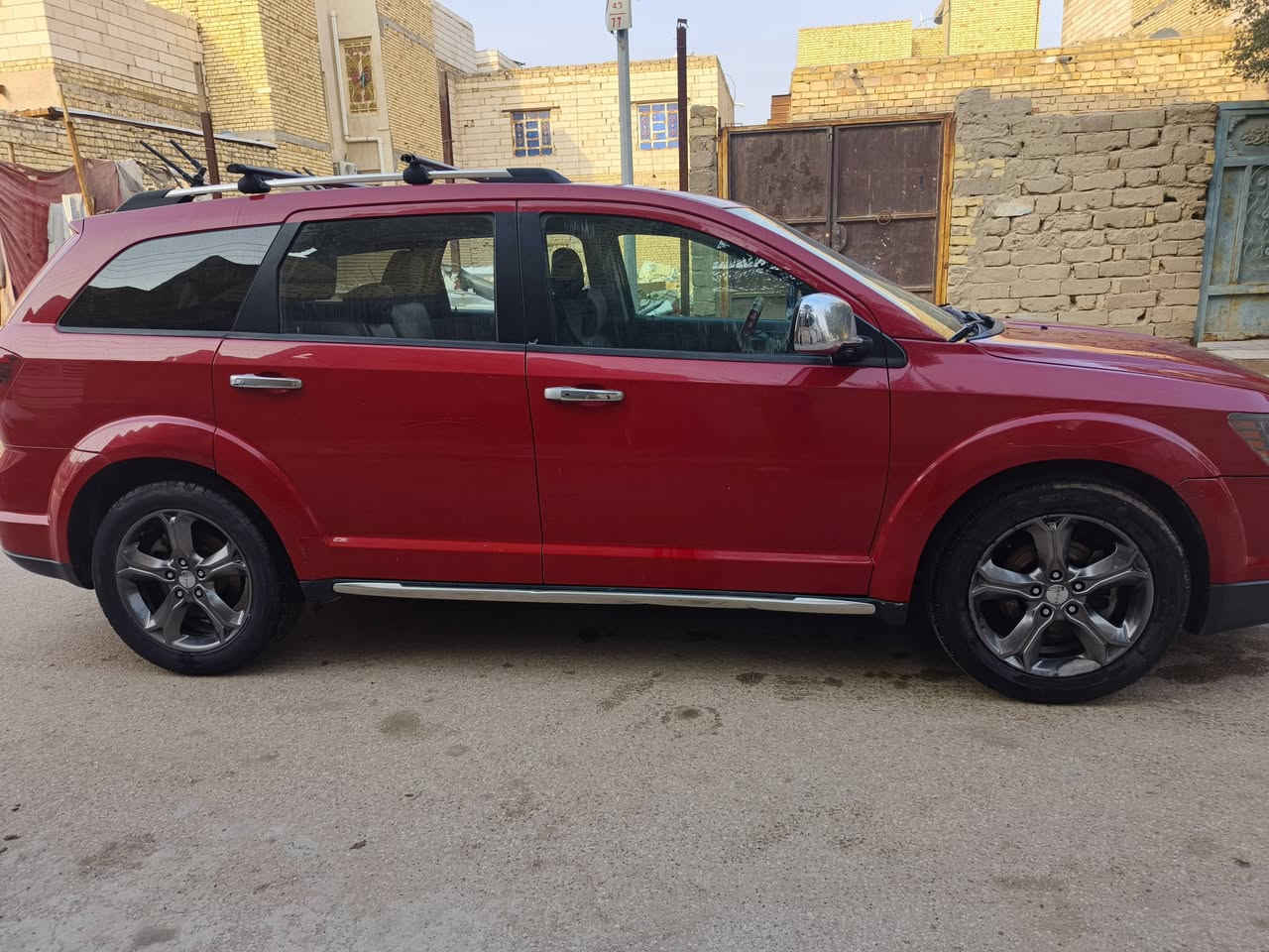 دوج جورني 6 سلندر
‎موديل : 2015
‎الفئه : كروز 
‎المحرك :  6 سلندر (3600)
‎عدد الركاب : 7 راكب 
‎التبريد : 3 قطع
‎اللون : احمر 
‎رقم ذي قار انكليزي بسمي
‎شاشة كبيرة
‎تحكم بالمري الجانبية
‎تدفئة كشنات جلد 
‎تدفئة ستيرن 
‎كاميرا 
‎ويل كروم ١٩
‎كشن كهربائي  
‎تشغيل بصمه
‎بصمة ابواب خارجية بالاضافة الى بصمة الجنطة
السعر 130 مركز الناصريه حي الفداء
‎للاتصال : 
***********
