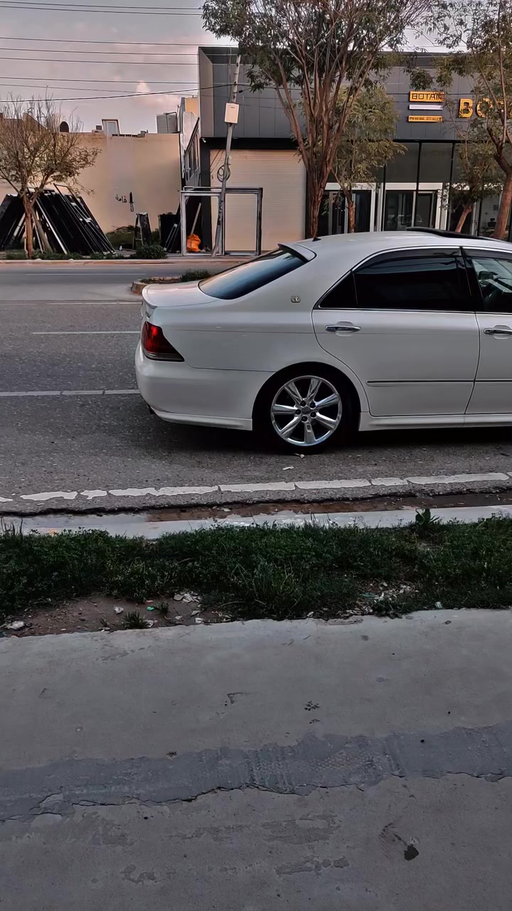 شاهینە ١٨٢ اسیلت ٢٠٠٥ اداوات 
سیارە جدید بدون گص مکفول بدون سبغ و بدون ضربة 

جلد و هيتر و فتحة . سعر ارسل لی رسالە فی خدمتک . مکان کلار


**إذا كنت صاحب هذا الإعلان وتريد حذفه لأي سبب، رجاءا أرسل رسالة إلى الدعم الفني**