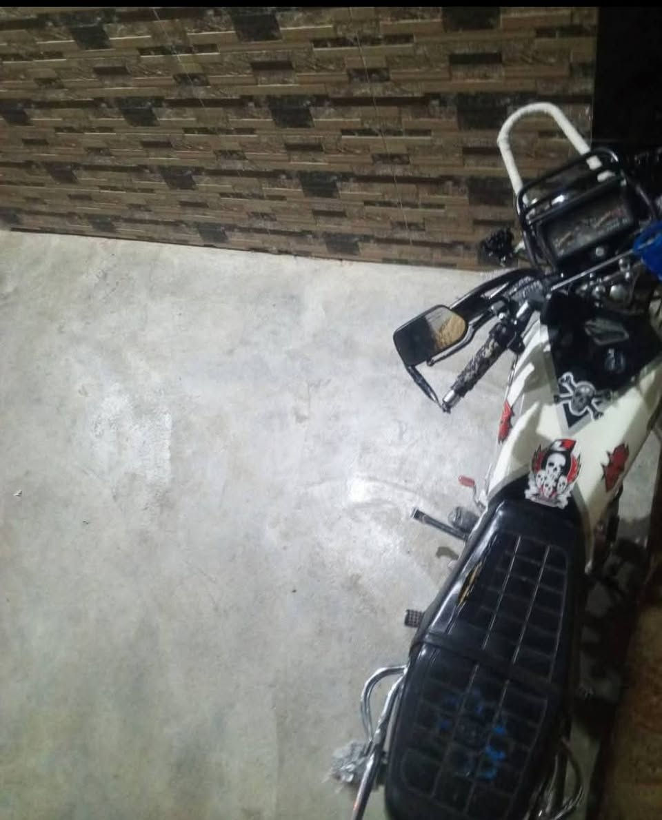 السلام عليكم 
بسبب الوعود الكاذبه اعدت نشره 
موطور تايكر سولنك سلف خمسه كير محرك انطيك بي شرط يكون ما طاخته اصبانه وكدام السعر 475 وبي مجال  العين شراي اتصل  ***********
