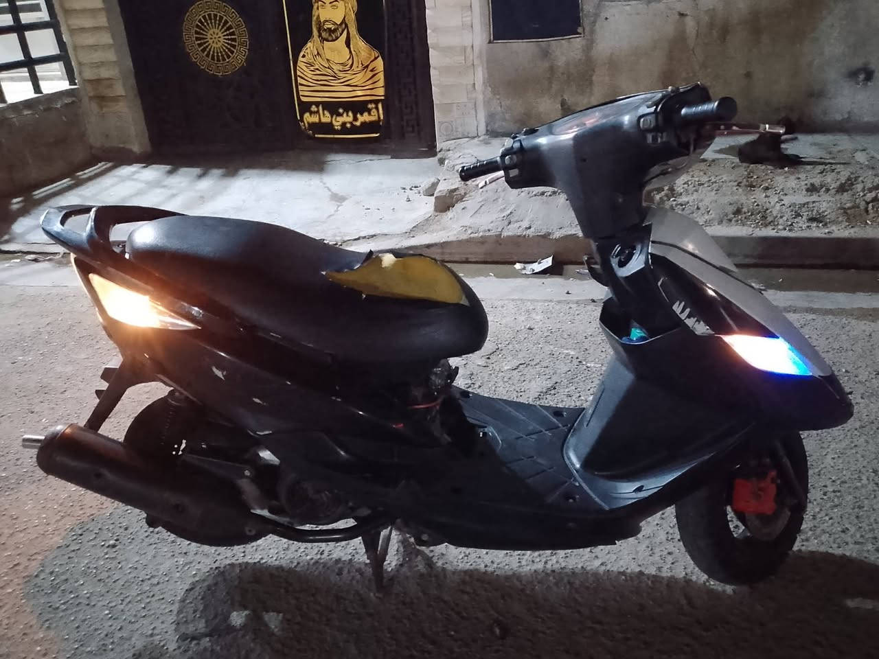 سلام عليكم دراجه ماكس ثعلب بيها خيط تبخير خفيف دراجه سلف هندر كهربائيات كلها شغاله شلعه معدل صالنصه صجميه سعر الدراجه 350 وبيها مجال مكاني الشعب شارع عدن ***********
