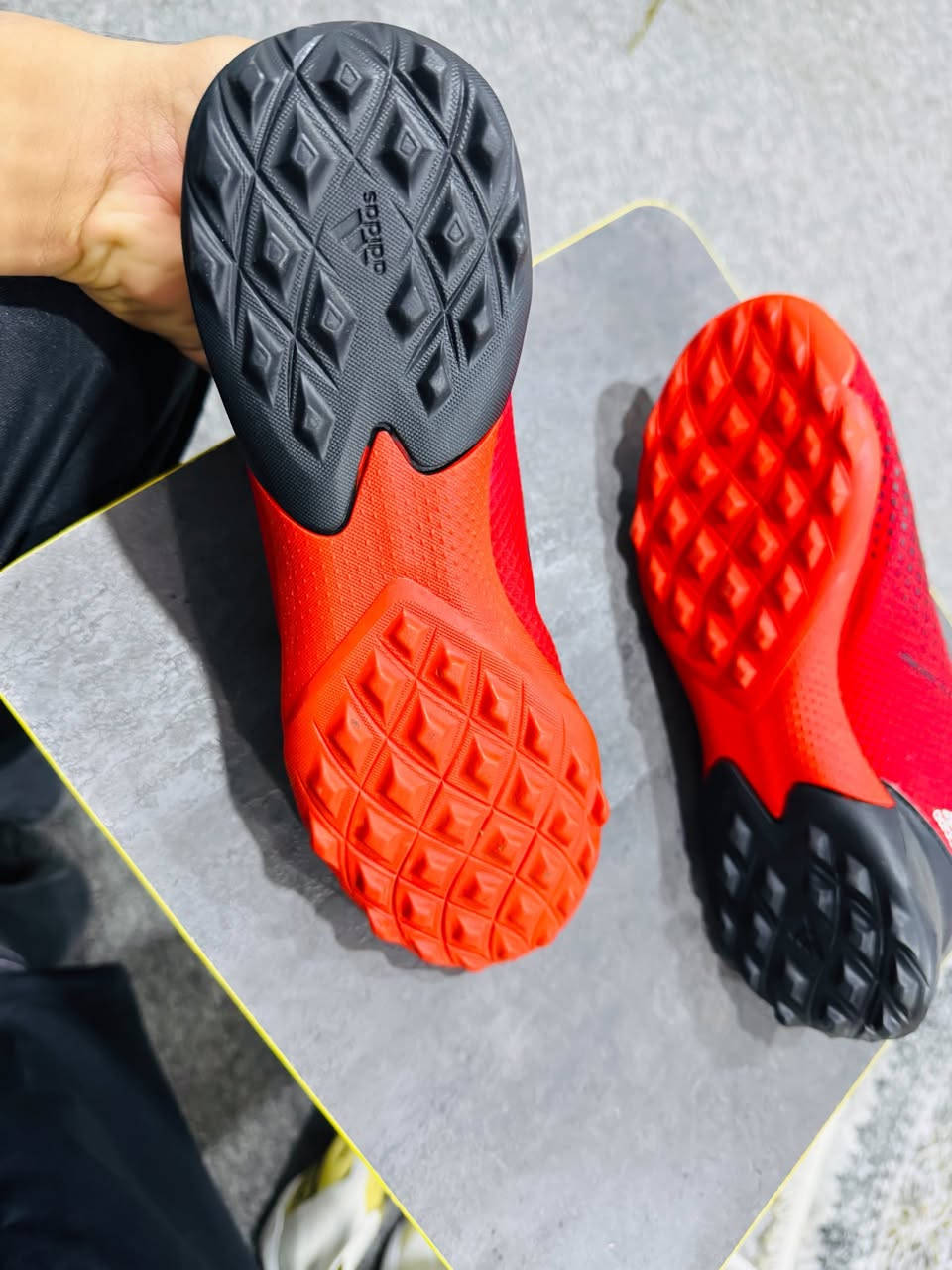 حذاء أديداس باله أوربي اصلي نضافه 100 قياس 40 يوجود توصيل جميع محافضات العراق 5 آلاف  السعر خاص واتساب ***********
