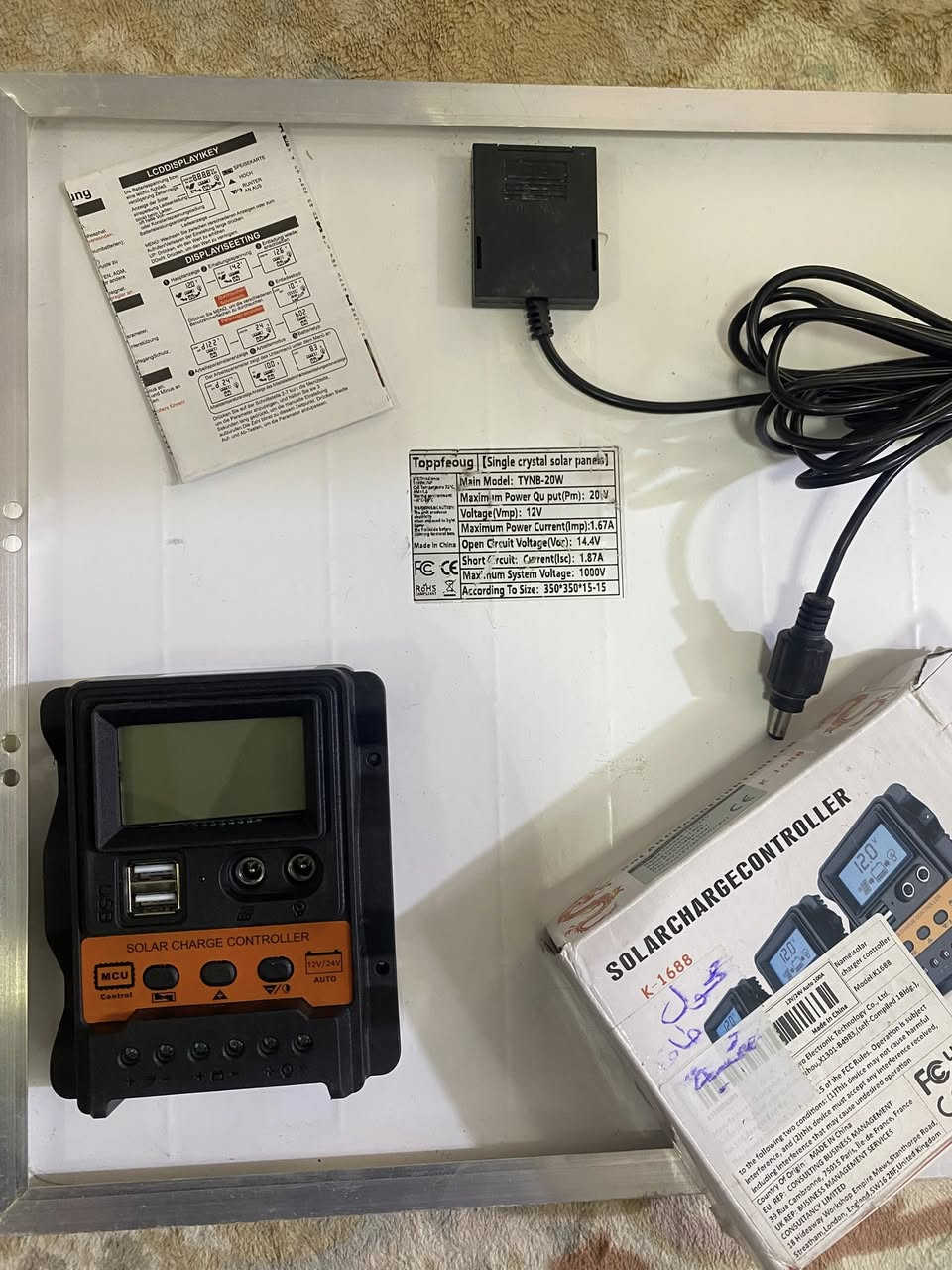 السلام عليكم
الواح شمسيه غير مستخدمه كاملات سعر 75


**إذا كنت صاحب هذا الإعلان وتريد حذفه لأي سبب، رجاءا أرسل رسالة إلى الدعم الفني**