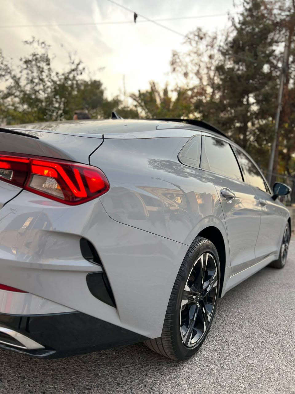 کوردی / تەنها فرۆشتن 
گـــــــۆڕینەوە ناکەین 

Kia K5  GT Line 
•مۆدێل/ ٢٠٢٣ / ٣٤ هەزار چووە 
•فوول مواسەفات ناو سۆر بلادی 
•کوشین ( هیتەر ، جلد ، کارەبا )
•بەسمە و پانۆڕاما ، کامل ڕادار
•شاشە گەورە و کامیرە زۆر مواسەفاتیتر 
•تەنها بۆنیت سبوغ ، شاسی بە شەرت نەیگرتووە 
•ئەێرباگ تەنها سوکان سیستەم
•کاتی نەشکاوە ٢ مانگی لەگەڵە 
•نرخ / ١٩٥ $$
• بۆ پەیوەندی (***********) أربيل, العراق
