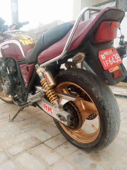 السلام عليكم من رخصت الادمن دراجة نوع هوندا سيبي فور جيل الاول محرك 400 محرك نضيف كهربائيات كلهة شغالة منضومة زنون عالي وناصي سعر 10 اوراق
(العنوان الرمادي) رقم الهاتف *********** اتصال فقط
