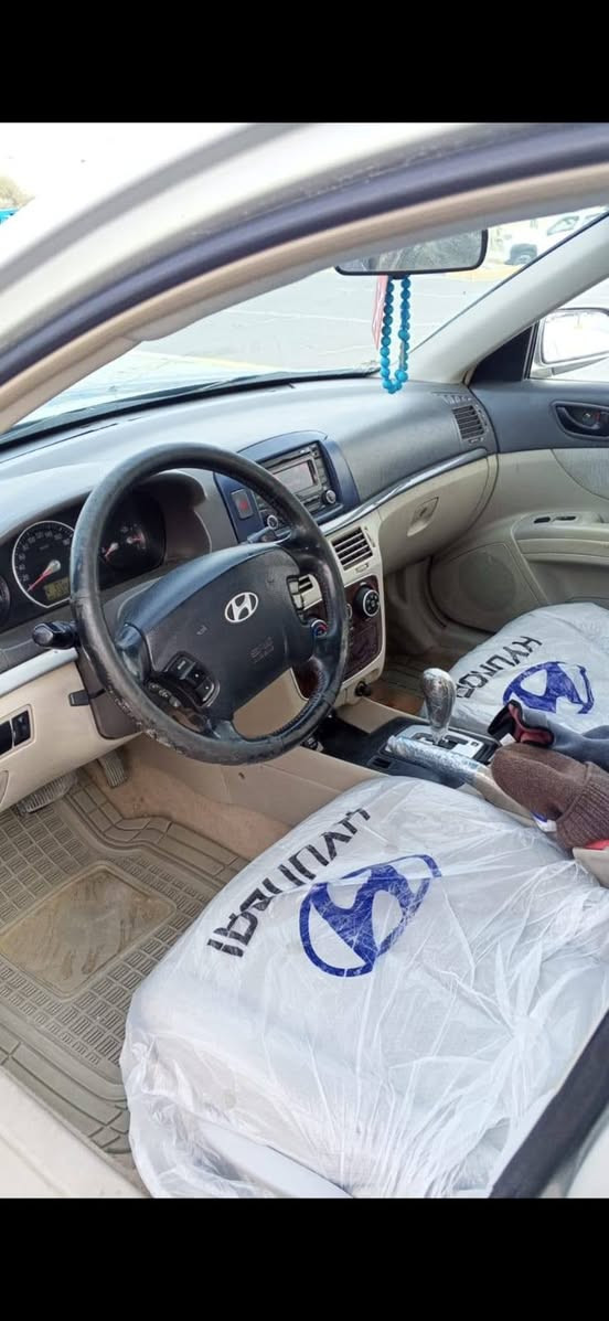 السلام عليكم
سيارة سوناتا للبيع موديل 2006 خليجي محرك 2400 مكفوله من الضربه تخم تاير تدفئة تبريد حداديه جديده السنوية بإسمي رقم بابل الاتصال على/***********/بابل المسيب
