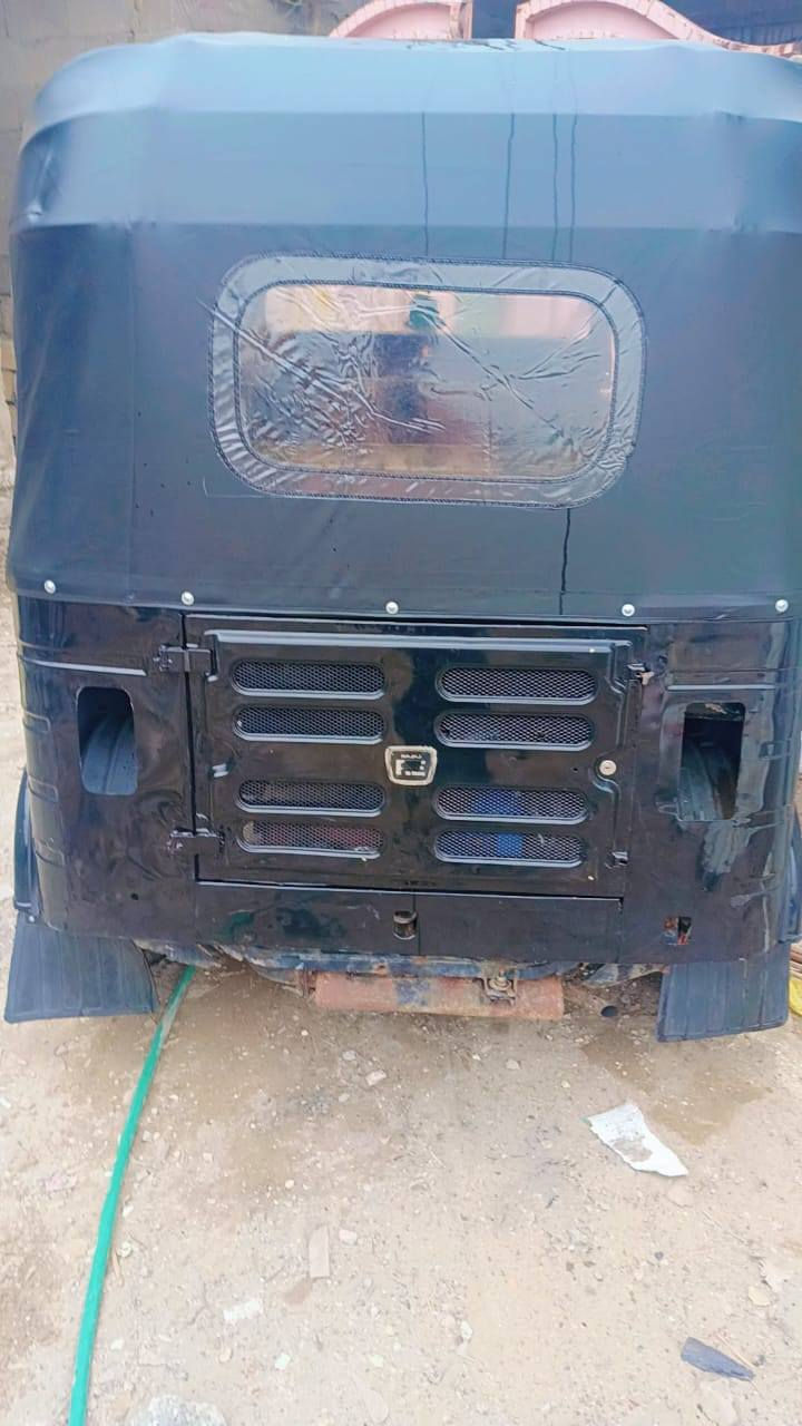 السلام عليكم
تكتك 17 معمره جديد وتجفيت جديد مكفوله من تبخير وتنقيص 
وبيها بدي مال 20 
اوراقها ضايعه مكفوله من لسرقه مكاني بغداد الشعب حي الجزائر سعرها 3 وبيها مجال 
الاستفسار ***********
