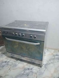 طباخ للبيع فرن شغال كلشي مابيه كله شغال مابيه نقص السعر خاص او تصال ع ...