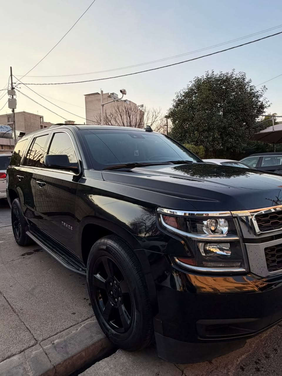 Tahoe 2019 LT V8

شێڤرۆلێت تاهۆ LT ی 2019 SUV قەبارە تەواو، کە بزوێنەرێکی 5.3 لیتری V8 بە توانای 355 ئەسپی و گیربکس ئۆتۆماتیکی 6 خێرایی و 4WD بەردەستە. کورسی 8 سەرنشین و کورسی پێشەوەی چەرم و 9 بڵندگۆی Bose و دەرگای کارەبایی تایبەتمەندییە سەرەکییەکانی سەلامەتی بریتین لە ئاگادارکردنەوەی بەریەککەوتنی پێشەوە، یارمەتیدەری 
هێشتنەوەی ڕێگا و برێکی ئۆتۆماتیکی خێرایی نزم.

سبوع ٤ پارچە 
دەرگای  سەیاق و سەکن 
هاردوو چەمەلاغی لای پیشەوە بی ناو گرتن 

رەقەم دوبەیا  سەنەوی دوبەی لەگەلە 
ئەوراقی  دەخیل بوونی لە عراق بی  موشکیلایەو 
بە شەرتی مەدنی 

گیرو مەچێنەی و کارەبای  بەشەرت 

شوین سەیارەکە لە (هەولیرە) 
بۆ زانینی نرخ 
***********
***********
