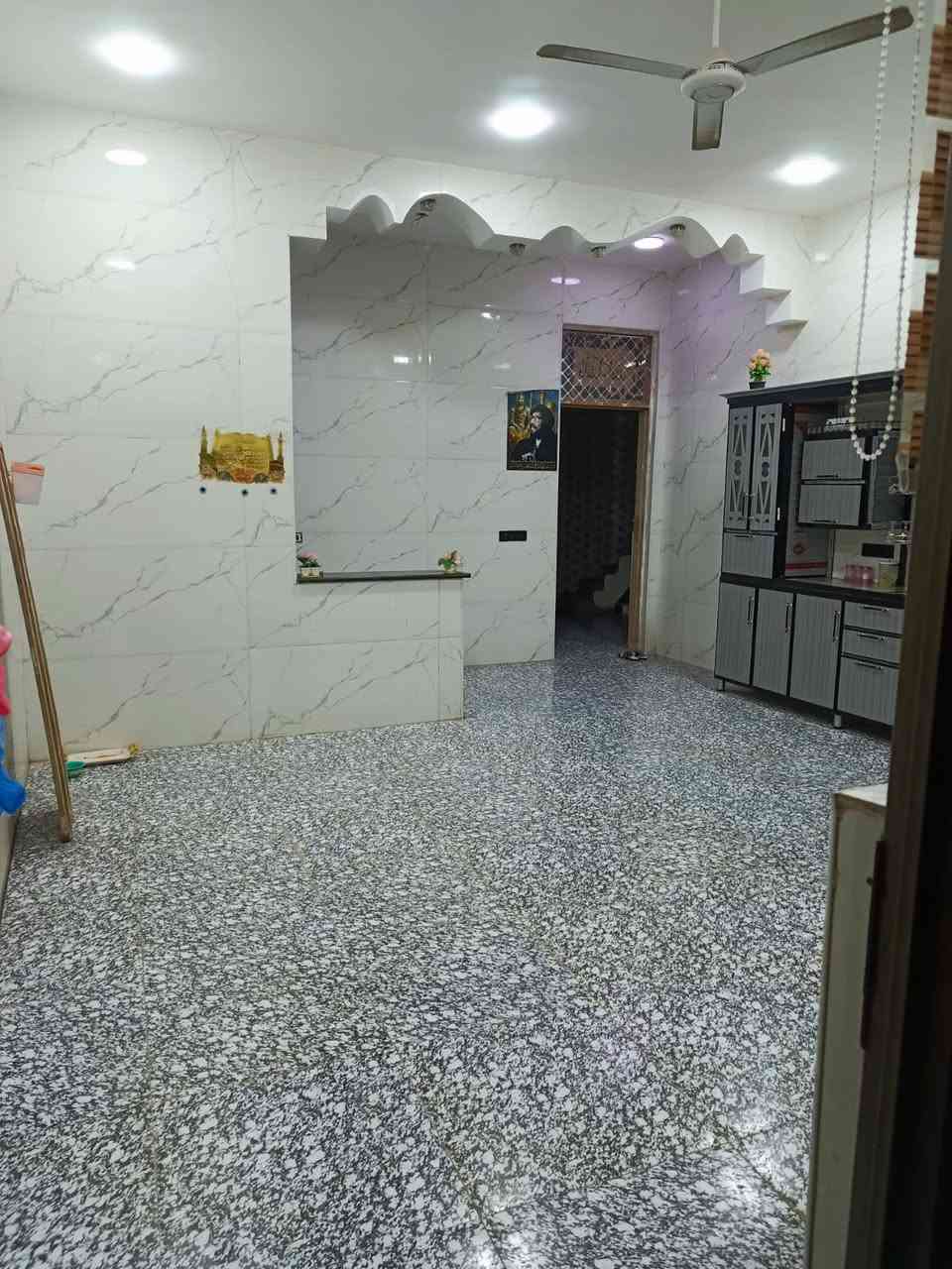 سلام عليكم ورحمه الله وبركاته 
(توكلنا عل الله تعالى وبركاته)
بيت للبيع بل ماجديه بحجي حسن عل شارع العام شارع20ركن بيت بناء حديث وشوف العين المساحا 200م 
اني مكلف بل نشر د رقم صاحب الدار متوفر انترنيت وشريحه *********** وسلامي للجميع
