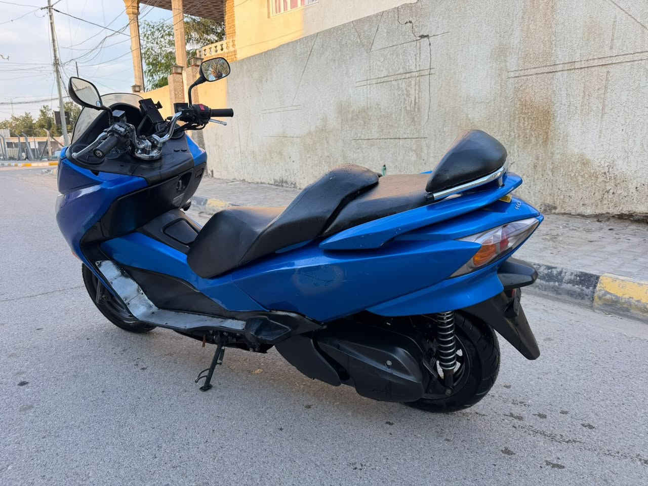 ⸻

السلام عليكم فورزة صفر s7 10 دراجة حلوة بيهة سستم سماعات بداخل الجكمجة بيهة منظومة زنون اصليات وصالنصة رياضي اصلي نظافتها كدامكم نقص بس التريشة اليسار وما بيهة نقص برغي كلشي شغال شلعة ومعدل تايرات شاهدهن جدد تدفئة يدات سعرهة 1350 وبيهة مجال للبيع ما متواجد خاص اتصال على الرقم او الواتساب *********** مكاني واسط قضاء الحي
