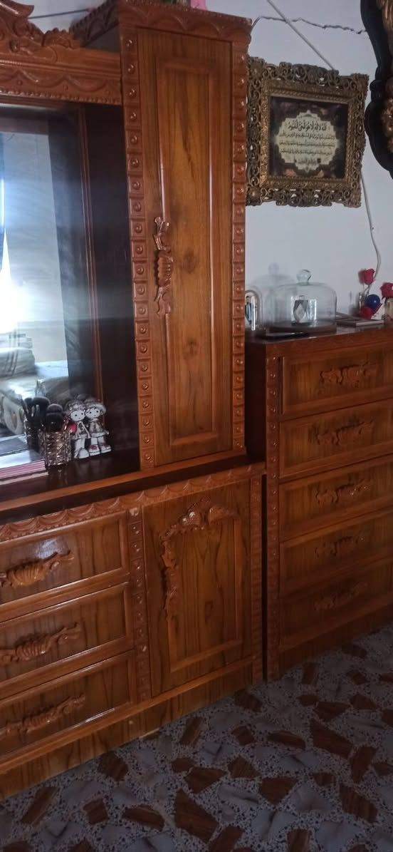 قرفة نوم مستخدمه قليل البيع السعر 850  *********** العنوان مفرق الصفيه
