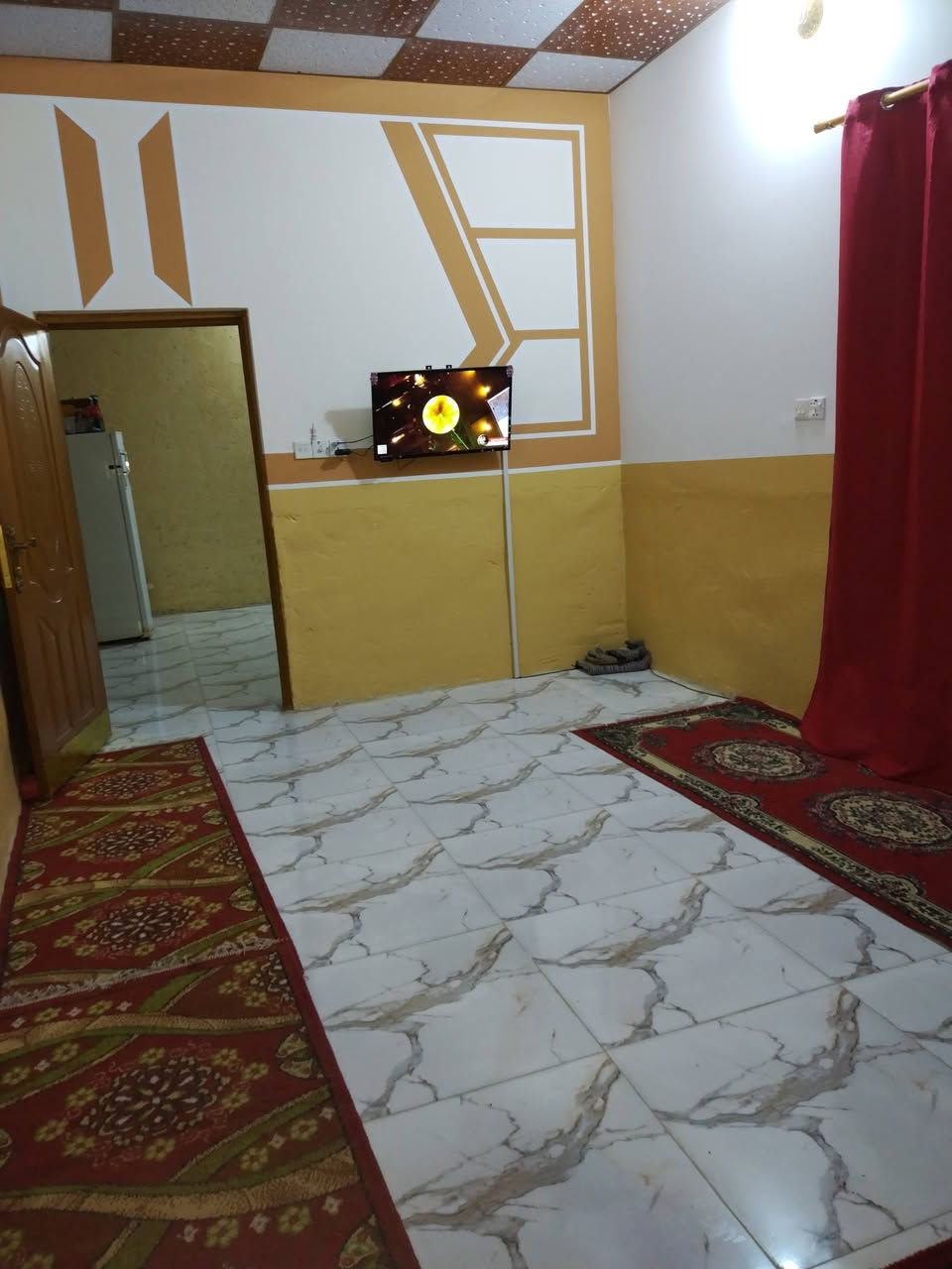 سلام عليكم بيت لبيع 100متر سكف سندويج بس لمضيف عكاده اساس طابوك سقوف ثانويه كامل لبيت ارضيه سراميك كل لبيت العنوان نجف شارع المعمل حي الصدرين السعر 19 وبي مجال الاستفسار ***********
