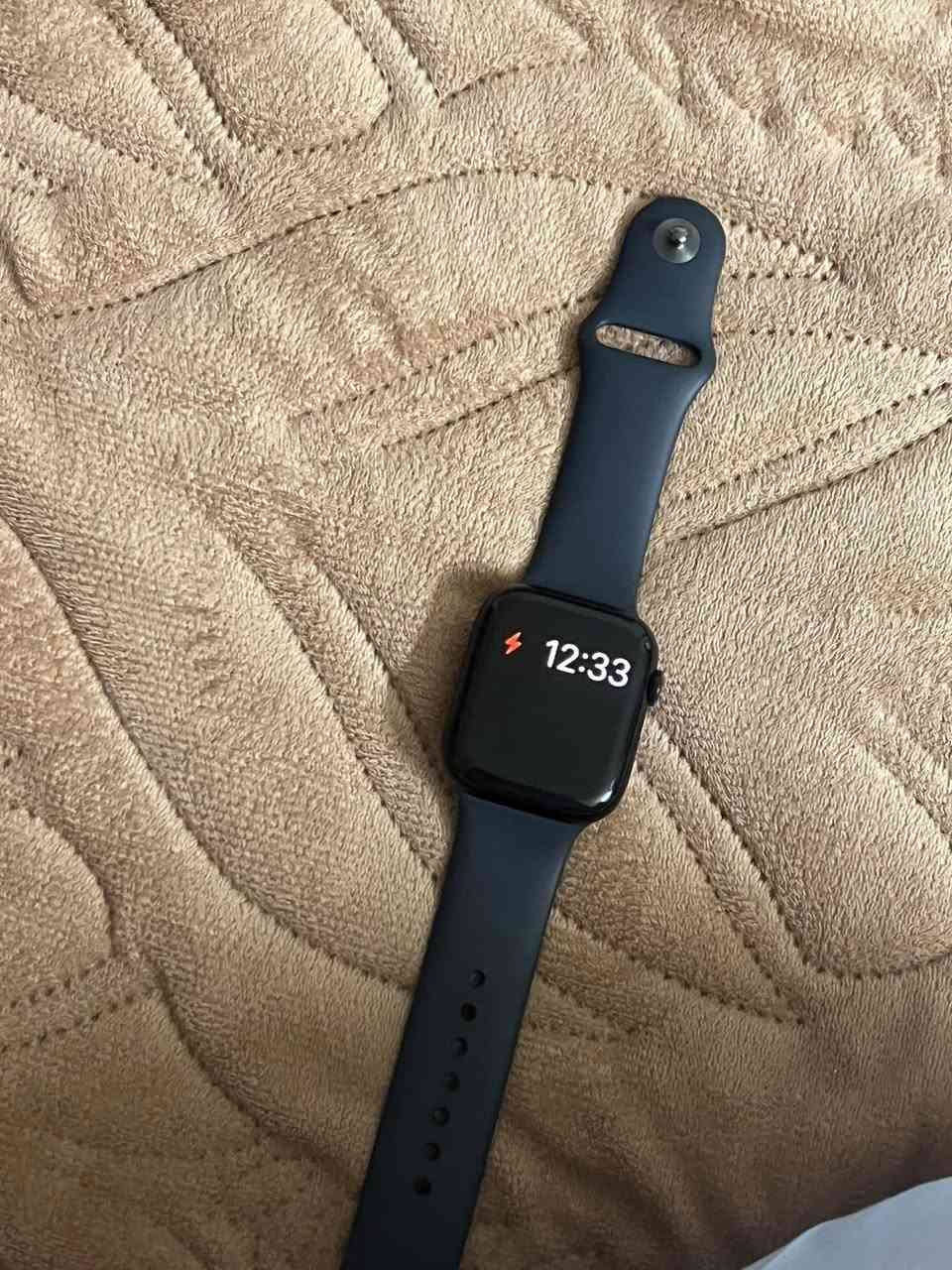 مرحبا ساعه ابل اشتريتها وابد مستخدمتها  الجيل التاسع الحجم الوسط بطاريتها ١٠٠ للمرواسه بمكينه جاك او للي يريد يشتريها


**إذا كنت صاحب هذا الإعلان وتريد حذفه لأي سبب، رجاءا أرسل رسالة إلى الدعم الفني**