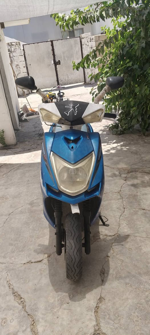 ماکس سکنس
مۆدیل 2024 
مەکینەی =150cc
لایت و ئیشارت و بگلایتو چواری هەمووی ئیش دەکات 
ئیستۆپی زۆر مەزبووت
مەکینەی دوکەڵی نیە زۆرپاکە 
هەردوو تایەی تازەیە 
پاتری تازەیە 
نرخی= 325 معامەل
شۆین كەلار 
ڕەقم: ***********
