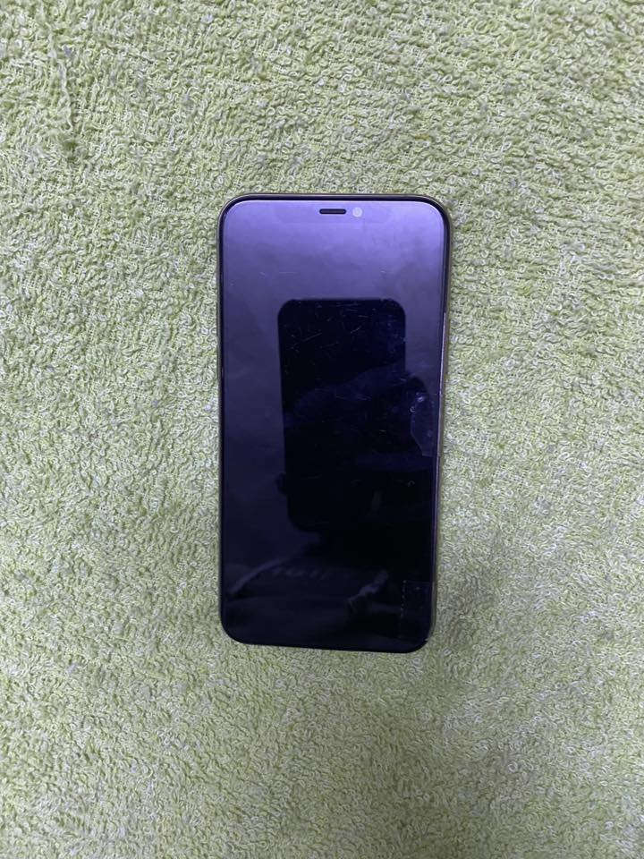 ايفون 11 برو
ذاكره 64 
مبدل بطاريه وشاشه وظهر 
والظهر مفطور 
فيس ايدي اتصال نت كامرات هزاز كله شغال 
سعره 100 قفل قفل قفل 
مكاني بغداد الدوره


**إذا كنت صاحب هذا الإعلان وتريد حذفه لأي سبب، رجاءا أرسل رسالة إلى الدعم الفني**