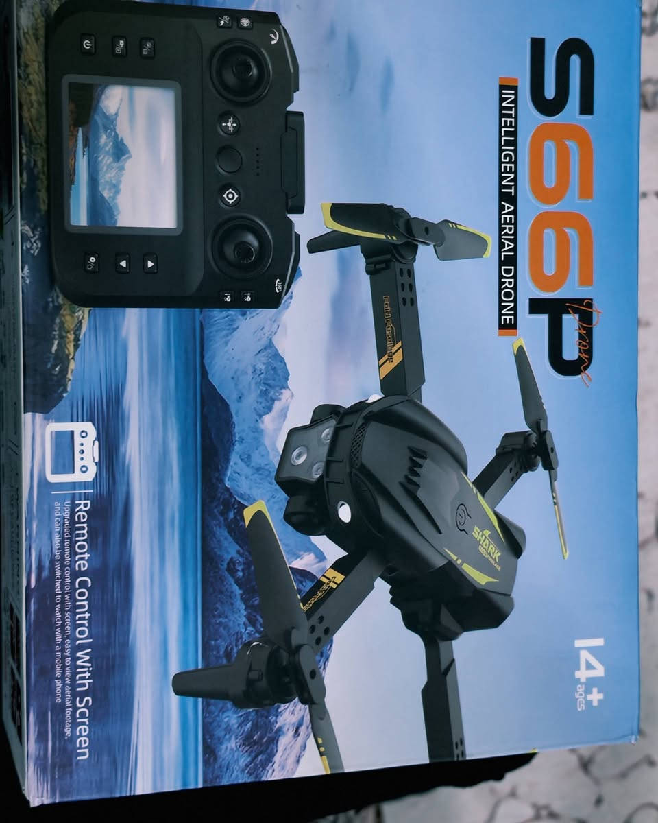 طيارة درون للبيع والله الطيارة كلش نضيفة ما مستعملة هواي  بيهة كامرة و اضوية و بطارية واحدة و معها 4ريش احتياط و درنفيس خاص و رام و شاحنات  والله الطيارة مشتريهة ب50  وة أريد ابيعهة  إب 50  أو بيهة مجال قليل للاستفسار الاتصال ***********
