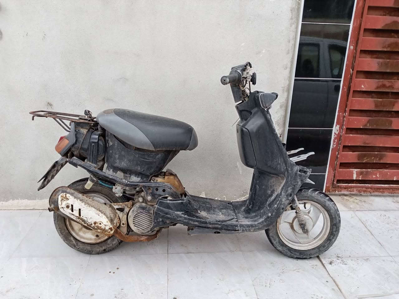 ماطور بزون للبيع شاصي شرط ما مكسور السعر 110 مالتأجير بالعيد ترايك للبصرة. ***********
