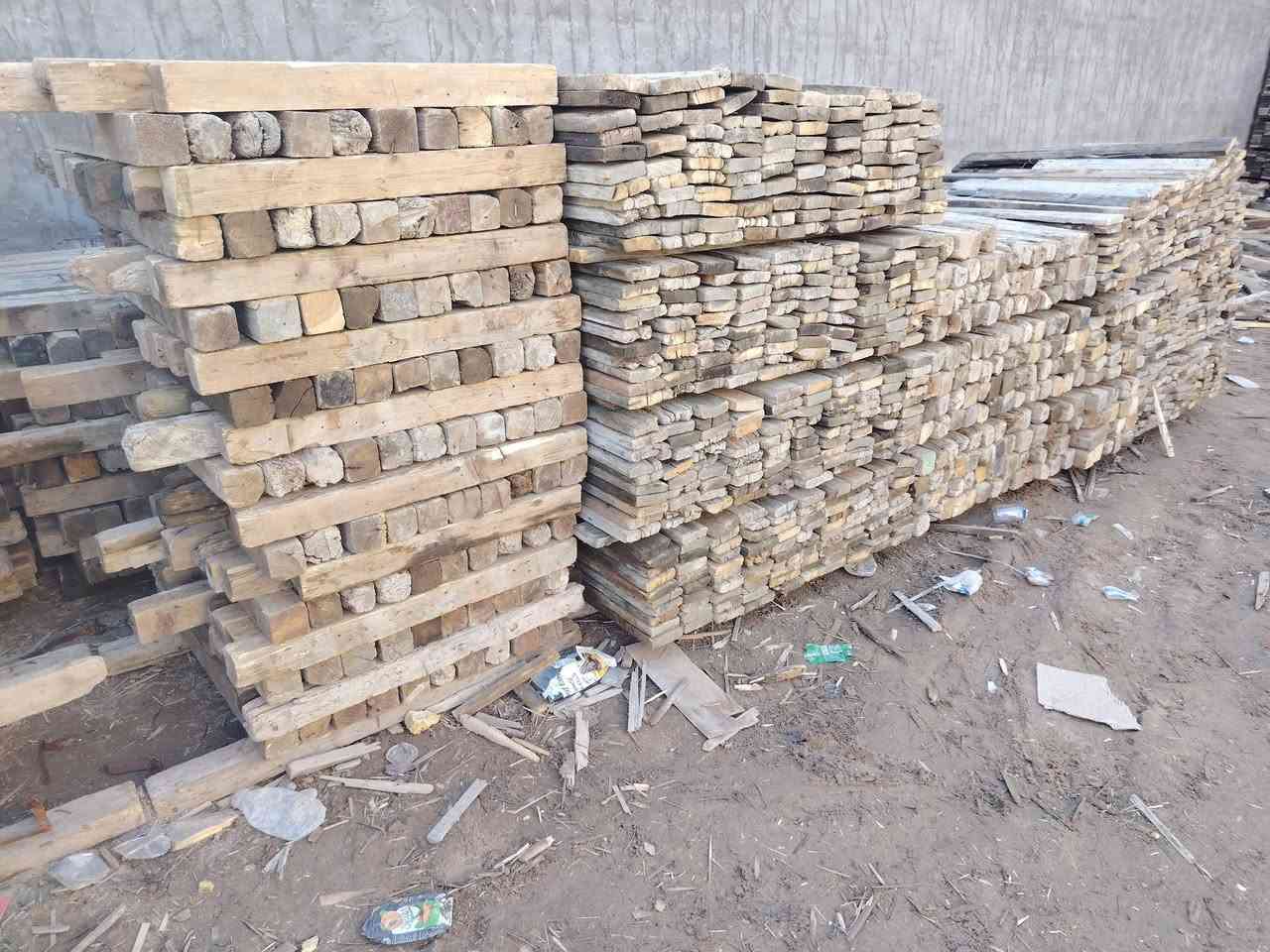 للبيع
قالب خشب روسي نظيف
عدد 20 مكعب
عنوان الحلة المركز
اتصال هاتف ***********
