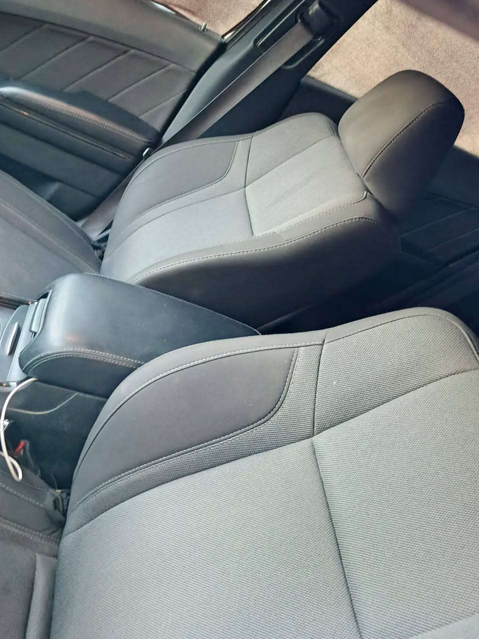 السلام عليكم مرخصت الدمن جارجر رقم ربيل جديد مديل ٢٠٢٠ كفاله عامه فول عده الفتحه بيه شبر بل بنيد صبغ طخه فقط سياره جديده مكان بغداد سعره ٢٣الف وبيه مجال خاص ماجوب على رقم فقط ها ***********
