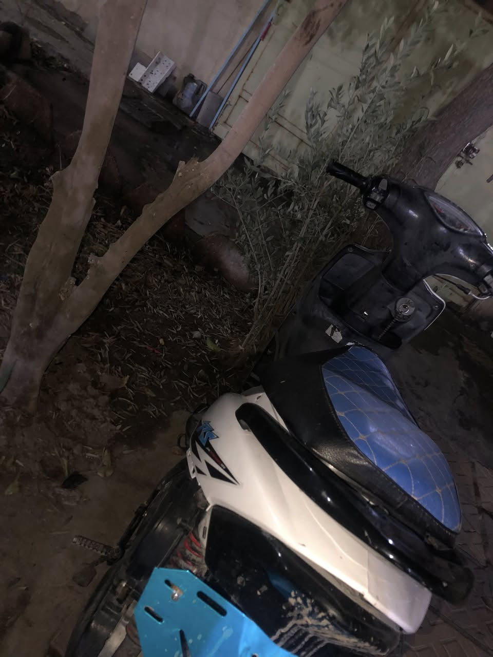 السلام عليكم للبيع ماكس عدلة صالنصة FM الدراجة نظيفة فول نقصها سلف السعر ٤٢٥ مكاني المسيب للاستفسار رقمي  ‭٠ ٧٧٢ ٤٤٨ ٥٣٣٧‬
