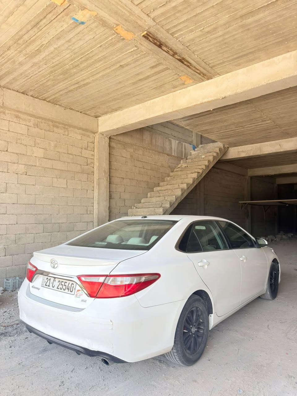 كامري موديل 2015 فئة SE
بيها بونيد 
وجامرلغ بارد 
سنوية وهزة جديد بيها بطاقة بانزين 
بيها دواخل شاصي 
رقم سليمانية سعر 155 وبيها مجال بسيط 
***********
