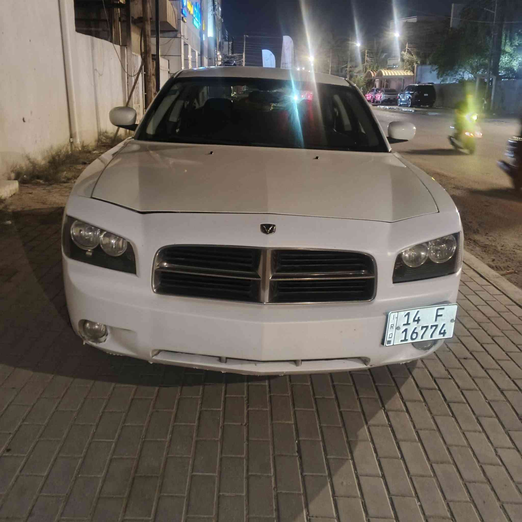 سلام عليكم مرخصت الدمن جارجر موديل2008 رقم بصره نكليزي تحويل مباشر السياره خير من الله تخم تاير قبل سبوع شاده مكينه جديده كير خير من الله ويل بوليسي اصلي مال كصه الموبر تبريد ثلج تدفئه نار السياره ربع مذب عليهه السعر90 وبيهه مجال مكاني بغداد شهداء البياع للاستفسار الاتصال *********** للبيع او مراوس
