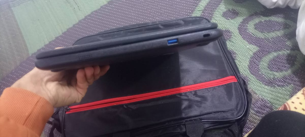 سلام عليكم وعيدكم مبارك وكل عام وانتو بخير
لابتوب لينوفو مستخدم اسبوع هارد 16رام 4سعر75بي مجال قليل بي 150لعبه مع شنطه وشاحنه أصلي شحن يكفي 4ساعات متواصله مكاني موصل جانب الايمن


**إذا كنت صاحب هذا الإعلان وتريد حذفه لأي سبب، رجاءا أرسل رسالة إلى الدعم الفني**