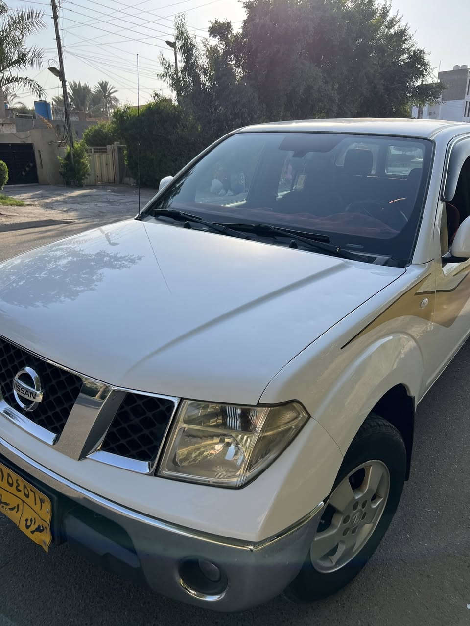 السلام عليكم
نيفاره 2014
خليجي 
سيارة جاهزة كير مكينة جدد
بيها صبغ مكانين بالحافة جاملغ وحافة الباب
غير هاي مكفولة 
سعرها 125 ورقة وبيها مجال 
مكاني بغداد حي الجامعة او الكريعات
***********
