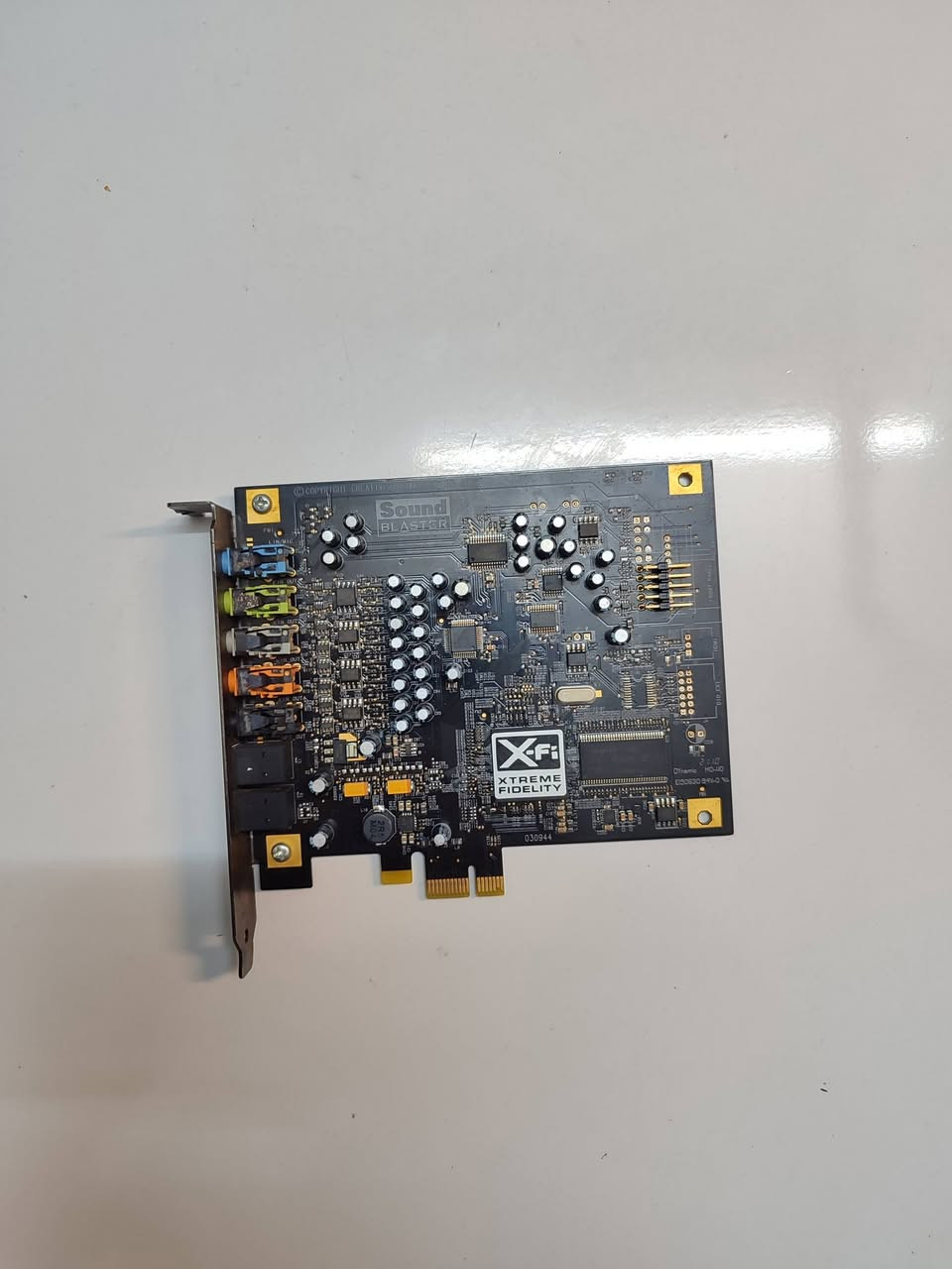 قطع للبيع توصيل موجود 

مايكرفون ويا ستاند مع بوب فلتر وكيبل XLR كامل 30 الف 

سبيكرات 15 الف 

كرت صوت 10 الف 

كامره 4K ب60 الف 

Keyboard VGN N75 PRO 
55 الف 

Keyboard Brick87 
65 الف

للتواصل
***********
