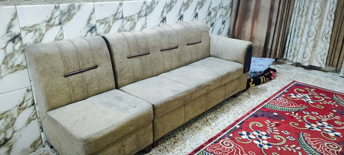 السلام عليكم طخم البيع نضيف ما بي اي ضرر لونه يخبل تركي  ولا بي شي 5 قطع جديد بعده نضيف مستعجل على البيع سعر 250 وبي مجال عنوان ابو رمانه العوفيه يم حسينيه الرسول *********** عمارة, ميسان

