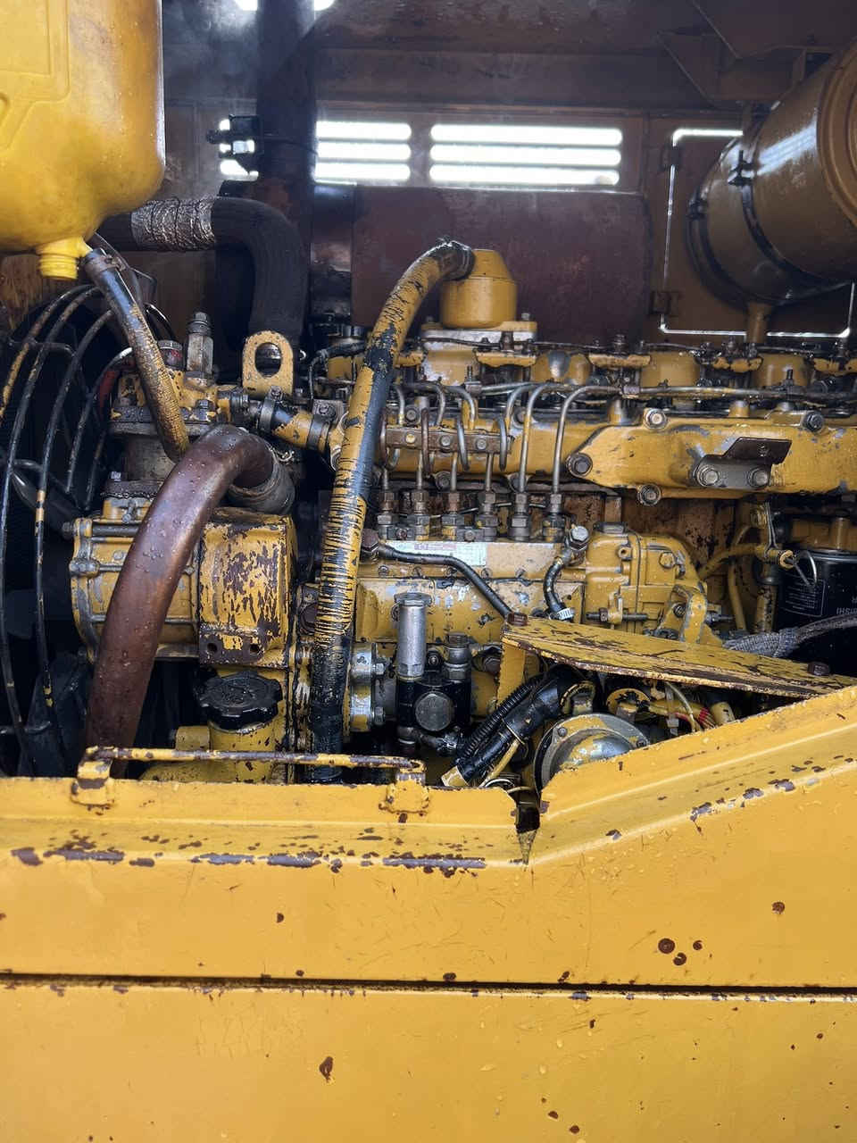 شفل البيع مكينه ٦هينو مكفوله كفاله عامه مكان الحله رقم راعيهي مكلف بلنشر ***********
