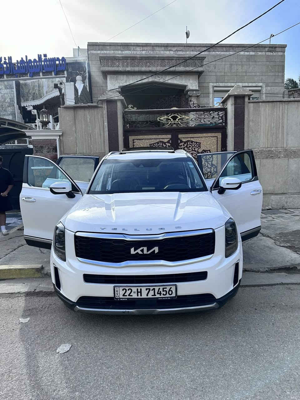 كيا تلورايد 2022 ماشيه (31800) الفئه S المواصفات المعروفه
محرك 6 سلندر 3800 

كراسي سياحي منفصل 
كرسي كهرباء 
كراسي تدفئه
نضام تثبيت مسار 
نضام الوقوف الذاتي 
نضام الاوتو هولد 
كامره خلفيه 
نضام رادار السرعه 
نضام 4 ويل 
السياره وارد امريكي ونضيفه بمعنى الكلمه تجي وتشوف بعينك   ايرباك الطاك بس دركه فقط مكان السياره بغداد رقمه أربيل تحويل ثاني يوم 
السعر (280$) 
رقم التلفون 
***********
***********
