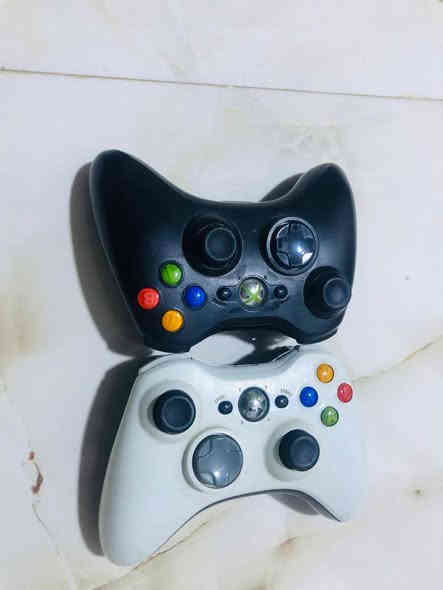 اكسبوكس 360سلم.السعر115الف بي 200لعبه 250غياغا.للتواصل عل الواتساب ***********
