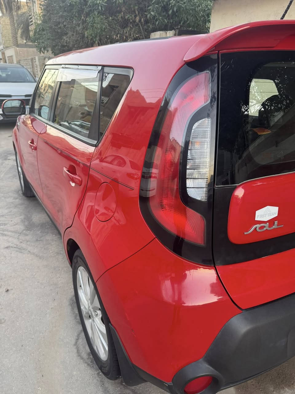 السلام عليكم للبيع كيا صول ٢٠١٥ وارد أمريكي مكفوله رقم بإبل بسمي نص فول مكينه ٢٠٠٠ السياره من موديله لحد الآن يمنه السعر ١١٦ وبيه مجال مكان السياره حله حي الكرامه الاتصال ***********
