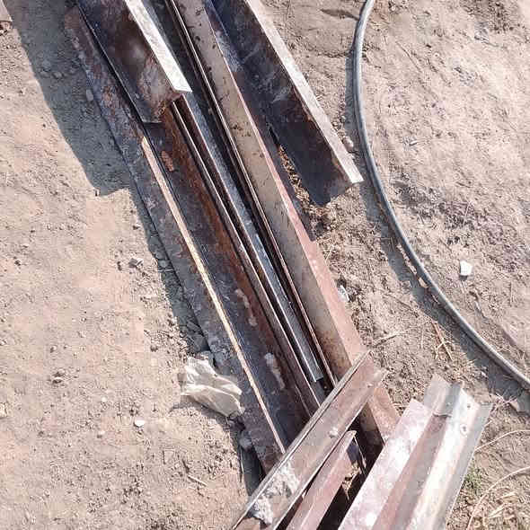 السلام عليكم بوب وشبابيك باب خارجي شياج وباب هول طلاكه وربع وباب استقبال طلاكه شبابيك عدد 3نضيف هوه وجام بس واحد مابيه جاب وهنكلاين عدد 11طول مترين اكو متر ونص مكان السده الهندية العلكايه الشارع الخير للعلم غراض توني فلشتهن هاص موجود او انتصال 0773 915 0187
