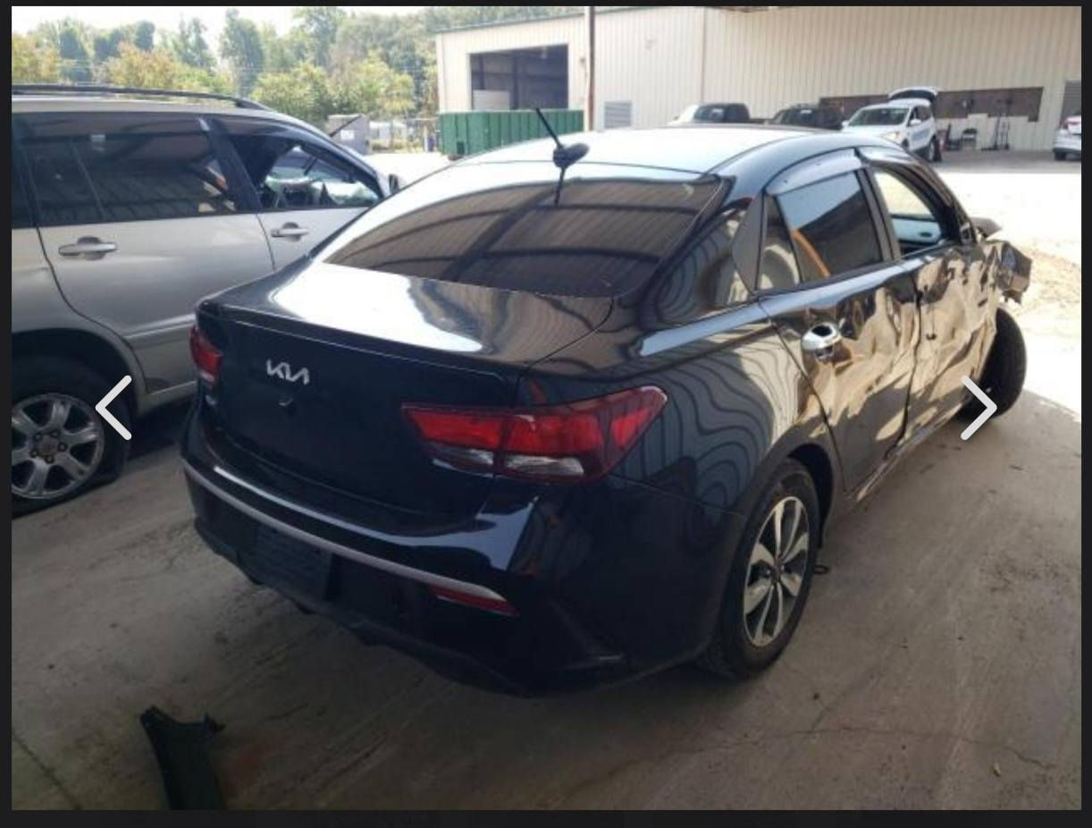 كيا ريو موديل 22 ماشيه 49 للبيع سعر 115 السياره كلها شرط اي نقص مابيها محرك 1600  /اي تفاصيل خابر ***********
