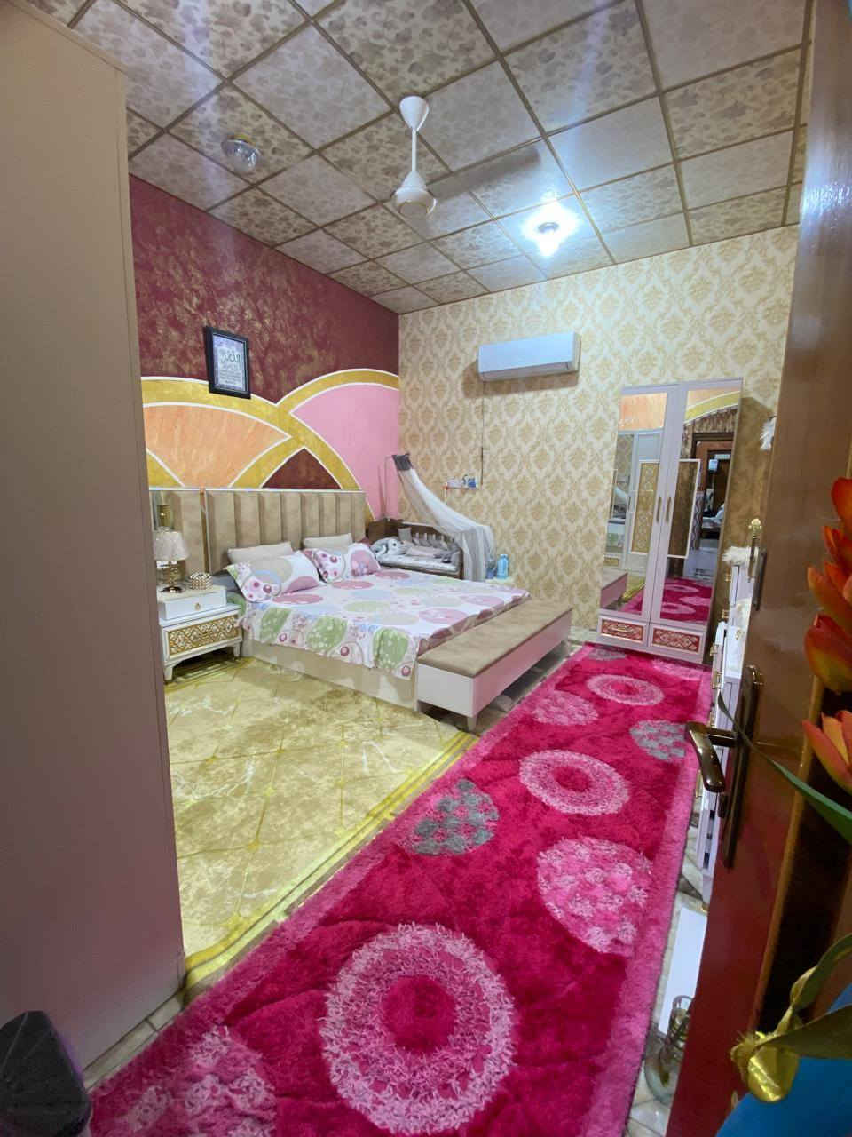 سلام عليكم توفر دار سكن للبيع نوع طابو سهم مساحت لبيت 227 ومبني 165بناء لبيت كله طابوك درجه وئله كراج واسع يحتوي عله غرفتين قرفه منهن سويت طابق ثاني بي غرفه مبنيه فرمستون وصحيات فقط هيكل وقريب عله شارع سايدين مال ابوالخصيب يبعد تقريبن 200متر واجه البيت12متر  موقع البيت ابو الخصيب دورت ام زباله بشارع مدرست رفح ابنهيته متوفره جميع لخدمات ***********سعره125 الستفسار اتصال عله رقم صاحب لدار
