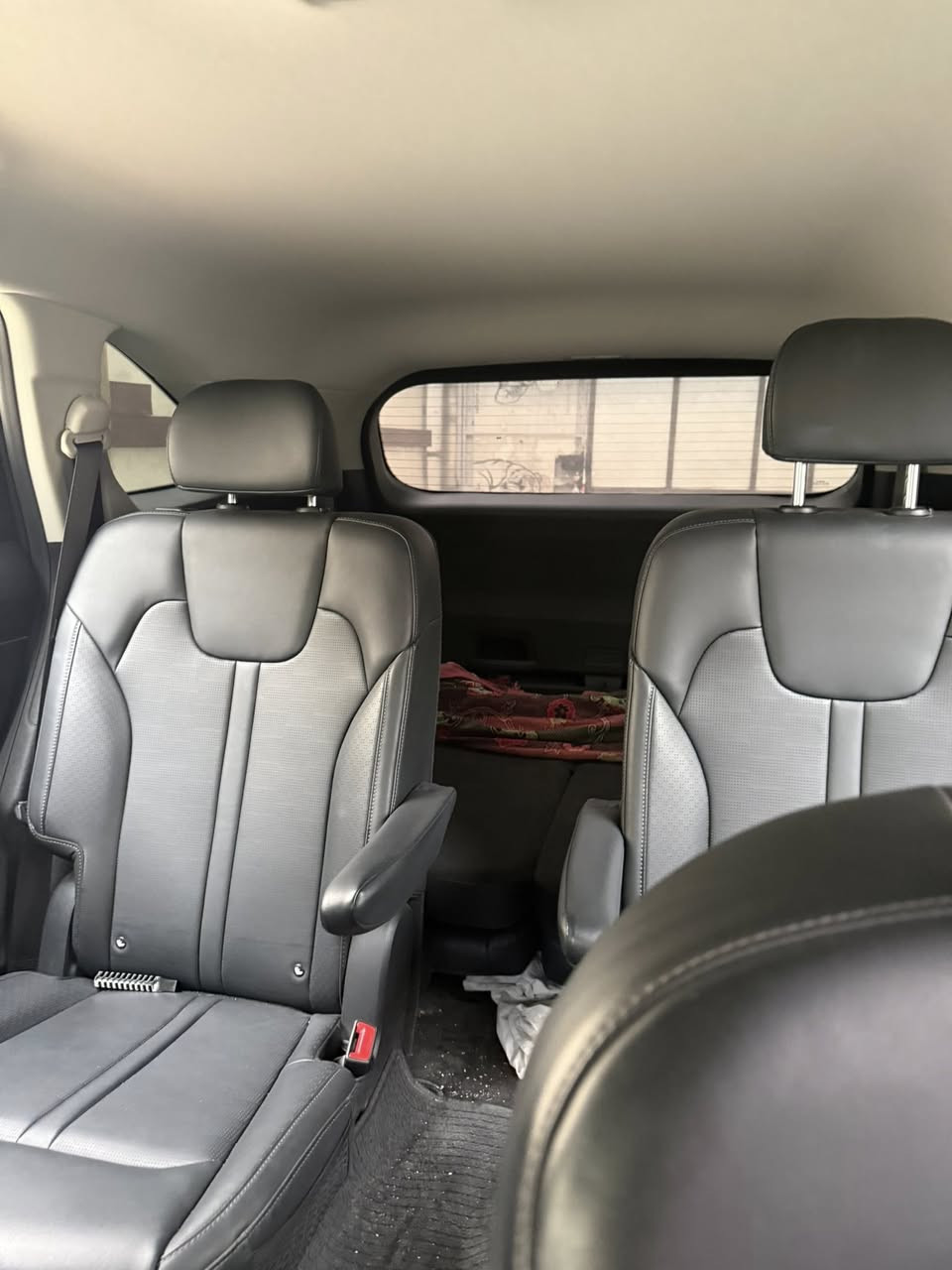 السلام عليكم سورنتو ٢٥ فول عدا البنوراما بيها فقط ربع صندوق صبغ وقليل بارد بالجاملغ ماشية ٤٢  مرقم كامل وات ساب ***********
