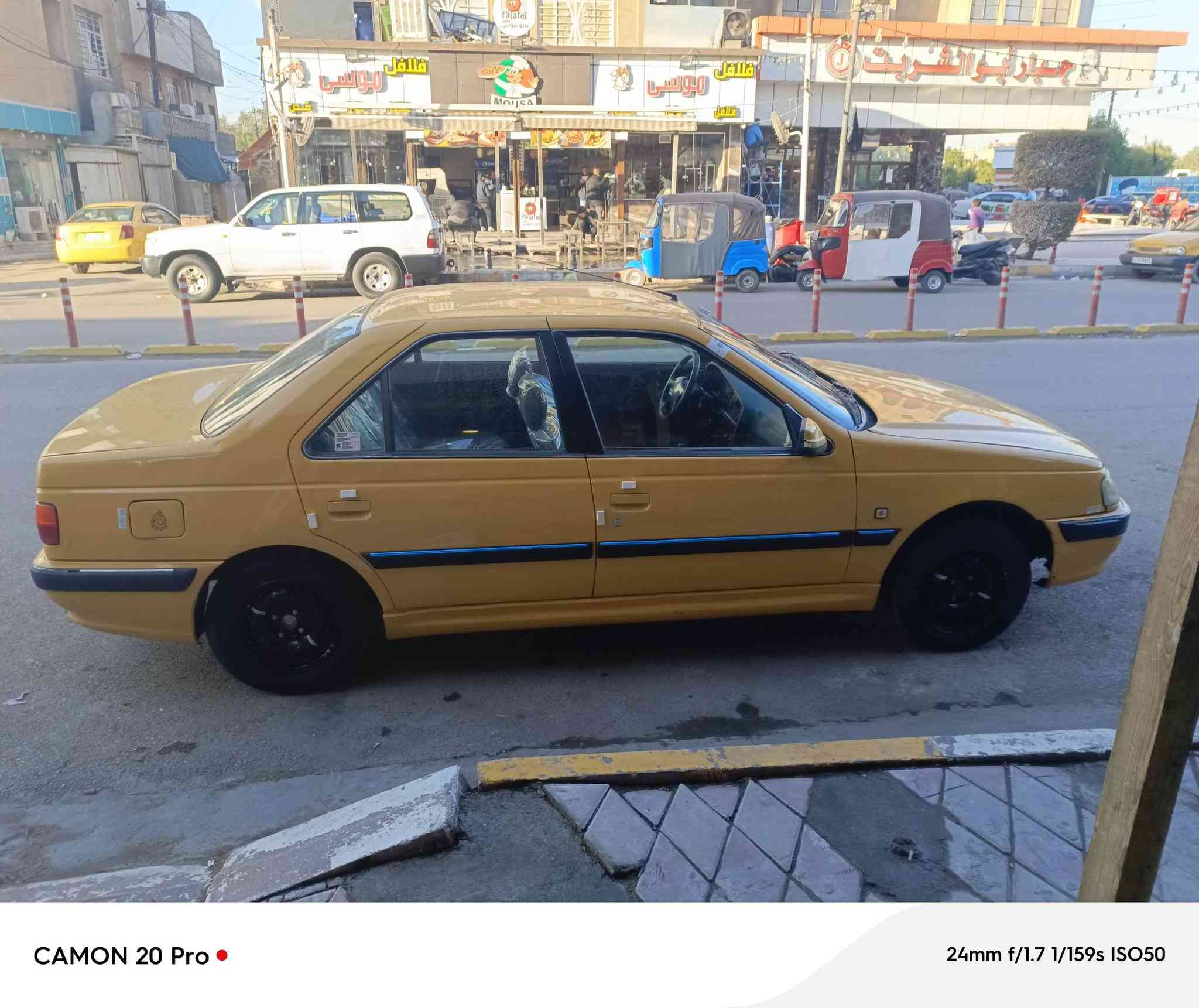 سلام عليكم ورحمه الله وبركاته 
بارص موديل 2015 سياره جديده بيه صبغ بل لهلالت الخلفيه سياره لاجراد للتبديل كير ومحرك مكفولة صدر مامي خلفي جديد تبريد ثلج هيه وغرامات مصفره تخم تاير رقم الجديد وتجي تفحص لحد ما اقتنع 
السعر 49 وبي مجال 
العنوان بغداد الجديدة 
***********
