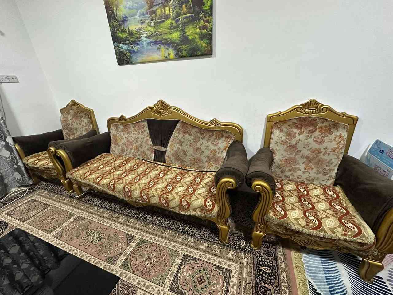 اللهم صل على محمد وعلى ال محمد
السلام عليكم
للبيع تخم قنفات مستعمل رئاسي 10 مقعد مورد نضيف
يتكون من 
2 قنفة ثلاثي
4 كرسي مفرد
النضافة مبينه گدامكم
السعر 350 الف وبيه مجال 
للاستفسار الاتصال على الواتساب أو الرصيد على الرقم ***********
مكاني بغداد - الامين الثانية
