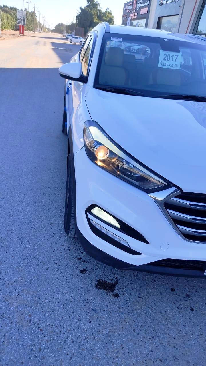 السلام عليكم ورحمه الله
توكسان موديل 2017 ماشيه 88
رقم نجف السنويه لغايه 2027 
كفاله عامه عدا كرت بالبنيد وكرت جنطه
والباقي كفاله من فتح وضربه وتبديل 
تبريد قطعتين
تحكم دواخل صاج محرك 2000 كفاله 
كير كفاله تخم تاير كاميرا شاشه 
حداديه خير من الله هزه جديده 
السعر 170 مع المجال العنوان النجف
كوفه اتصال او مراسله واتساب فقط 
***********
