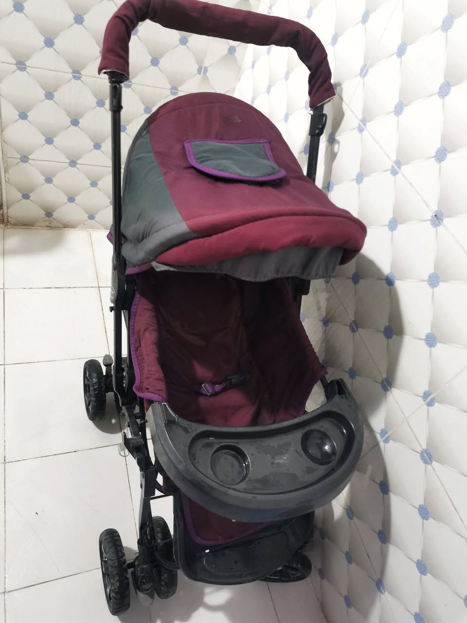 للبيع عربانة ماركة  دليجان جلوس و منام و تطبك و قفل تايرات 
سعر 23 
يوجد توصيل


**إذا كنت صاحب هذا الإعلان وتريد حذفه لأي سبب، رجاءا أرسل رسالة إلى الدعم الفني**