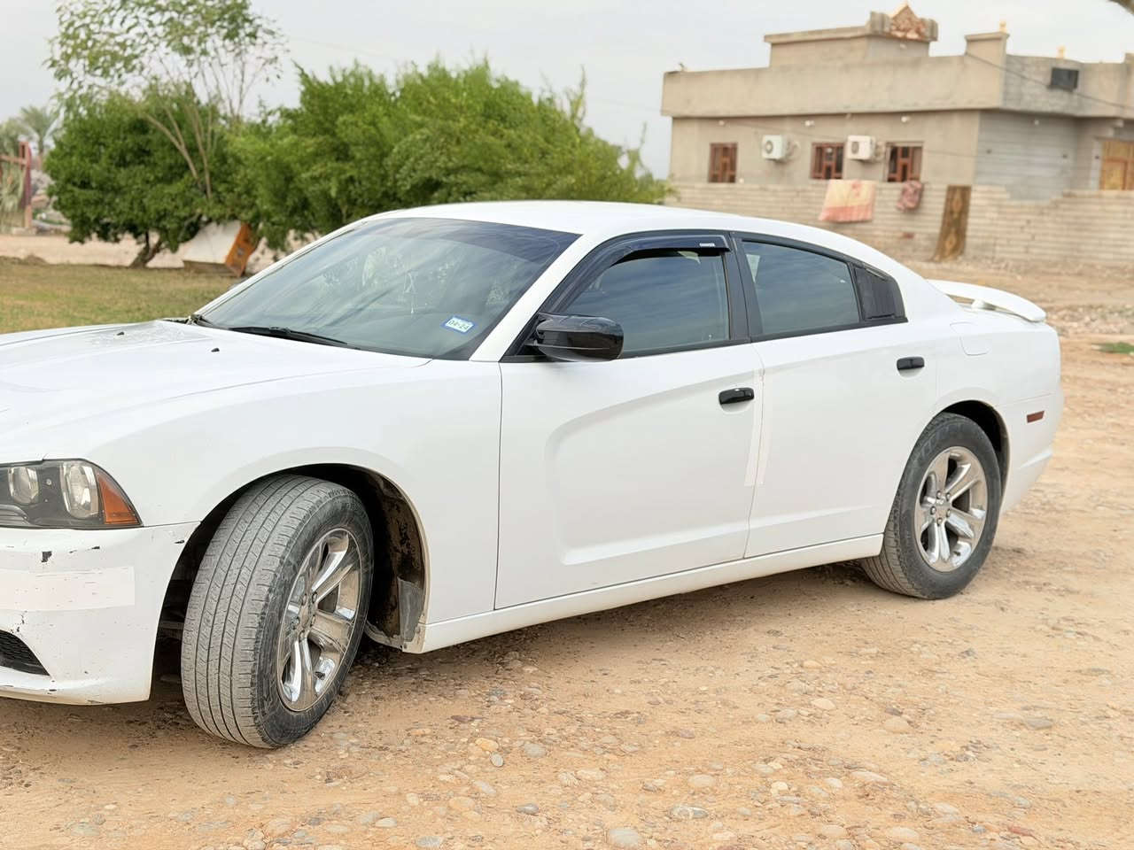 جارجر 2014، ادوات نظيفة فول مواصفات، ما يحتاج تصرف عليها ألف دينار، كاملة مكملة.
گير طياري + بصمة، السيارة على الآخر من حيث النظافة والأداء.

السعر 73 بيه مجال بسيط للجادين،
ولا حد يكلي غالية… السوق بيه من 50 للـ65، بس هاي تختلف من تشوفها على الطبيعة.

تعال شوفها، وإذا مو أحسن من الصور والكلام… اعتبرها ببلاش وخذها �
***********
