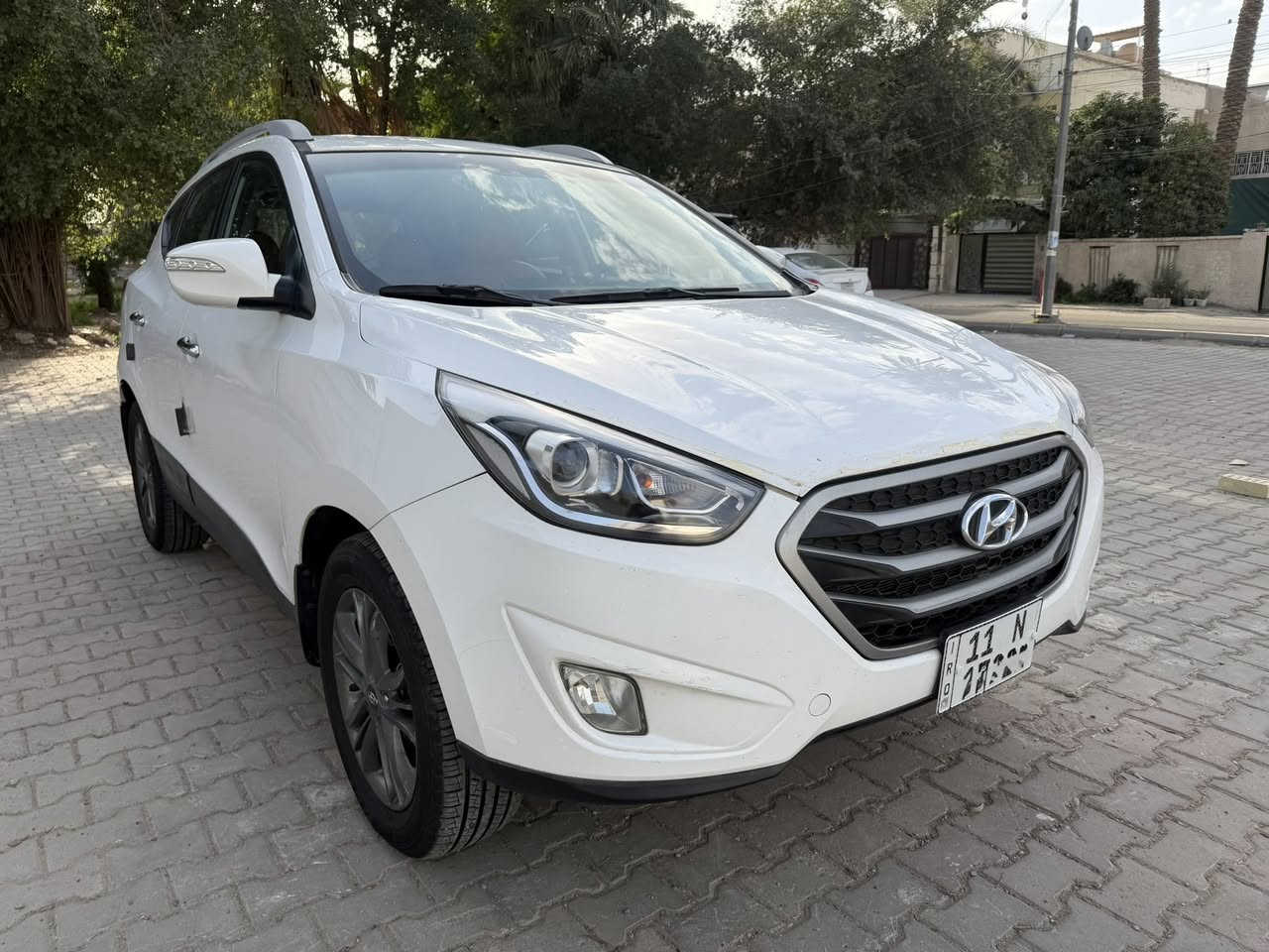 السلام عليكم للبيع توسان موديل 2014 خليجي مكفولة من الضربة والصبغ بيهة مكانين بارد محرك 2000 رقم بغداد بأسمي السعر 138 وبيهة مجال حك الجية للاستفسار *********** مكاني بغداد الكاظمية
