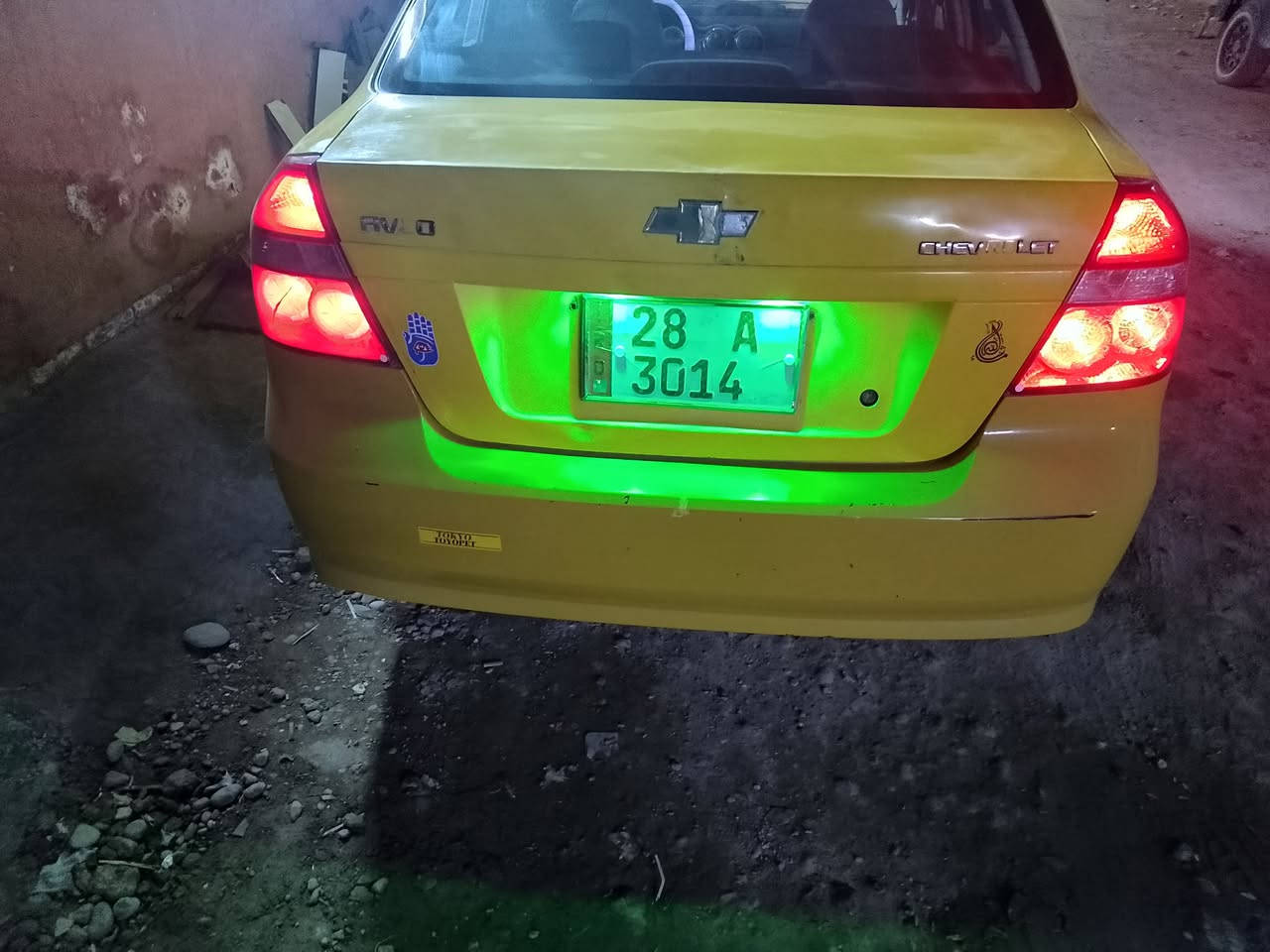 السلام عليكم افيو موديل 2008 امريكي مكينه 1600 قبل سبوع شديته تتفه تبريد شغاله بعدي على البلاد سياره مكفوله من ضربه تخم تاير خط ابيض جواء سياره جديده معنه الكلمه تجي وشوف بعينك ماشيه 242 حقيقي سياره مامشتغله تكسي 48 وبيه مجال *********** سياره بسمي سنويه 2031 مصفره هيه بحث البارحه صفرته خابرني واني بخدمتك سكني بغداد
